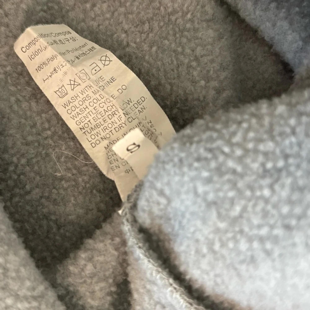 SHEIN BRAND, Gray Distressed Malibu California Sweatshirt, Women's Clothing-SM - Picture 4 of 10